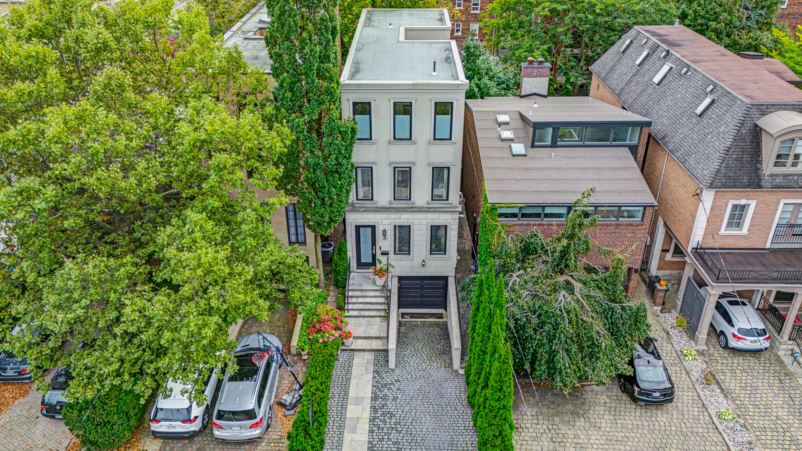 35 Thelma Avenue