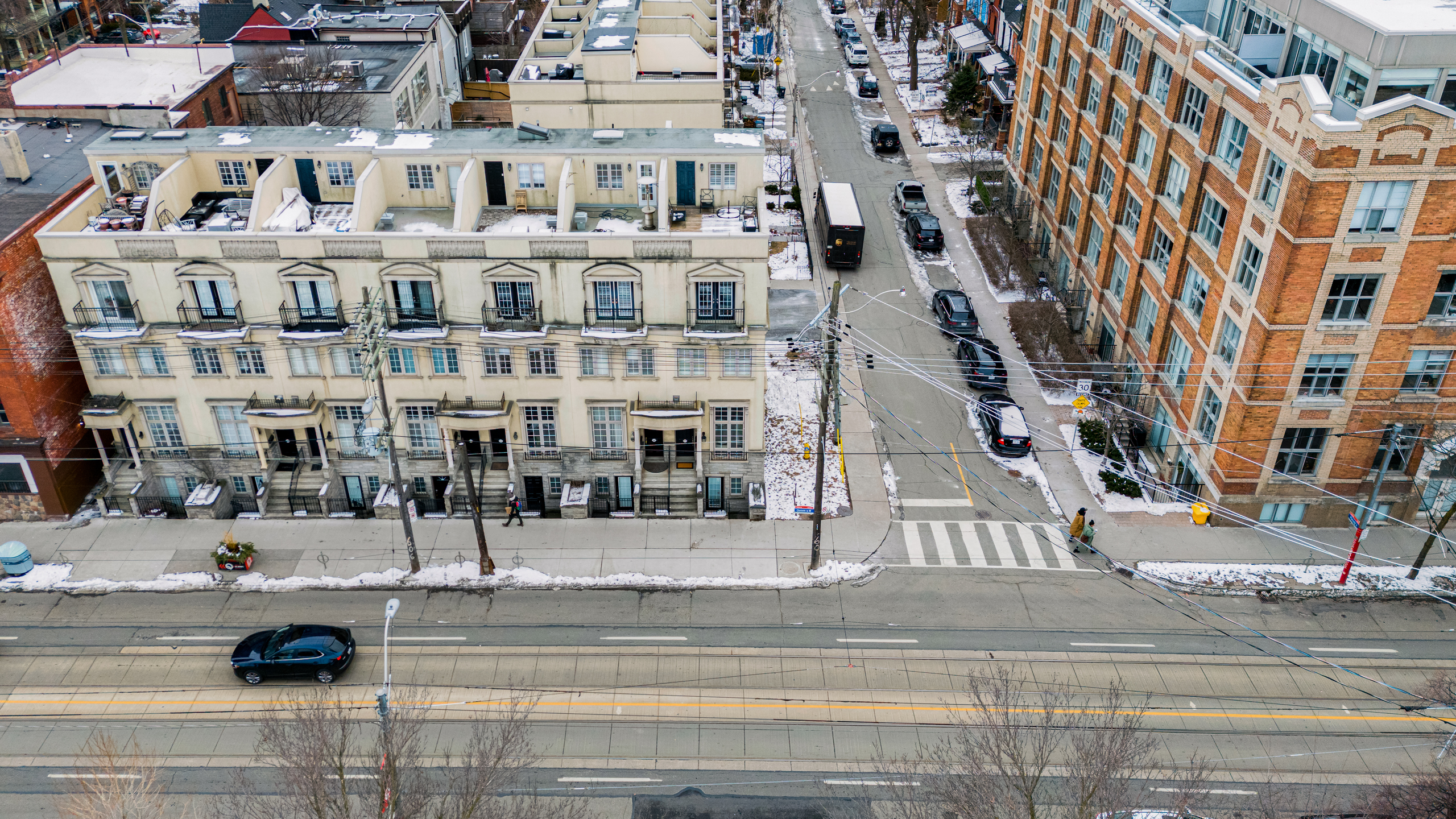 949 Queen Street West