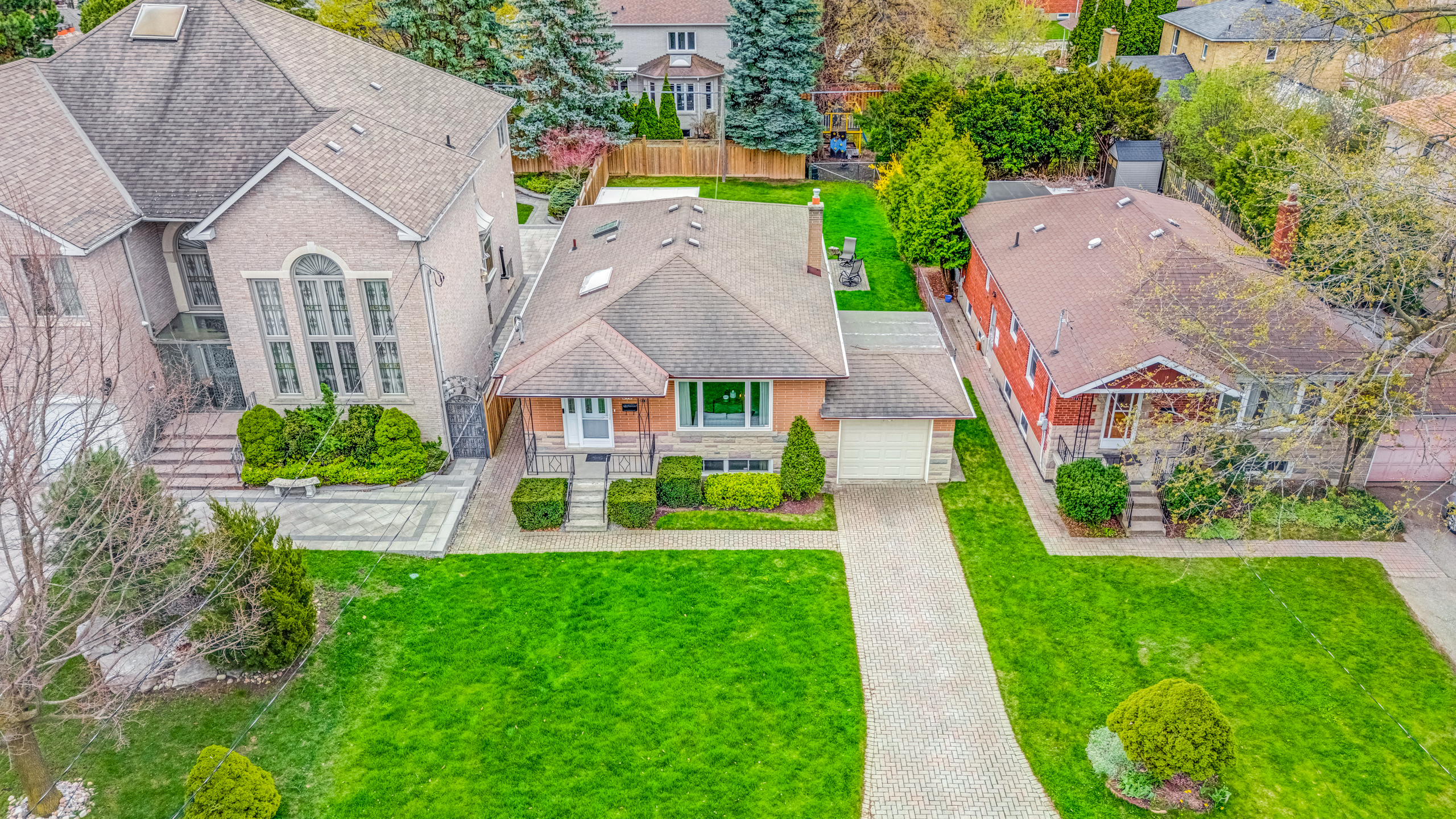 273 Dunview Avenue