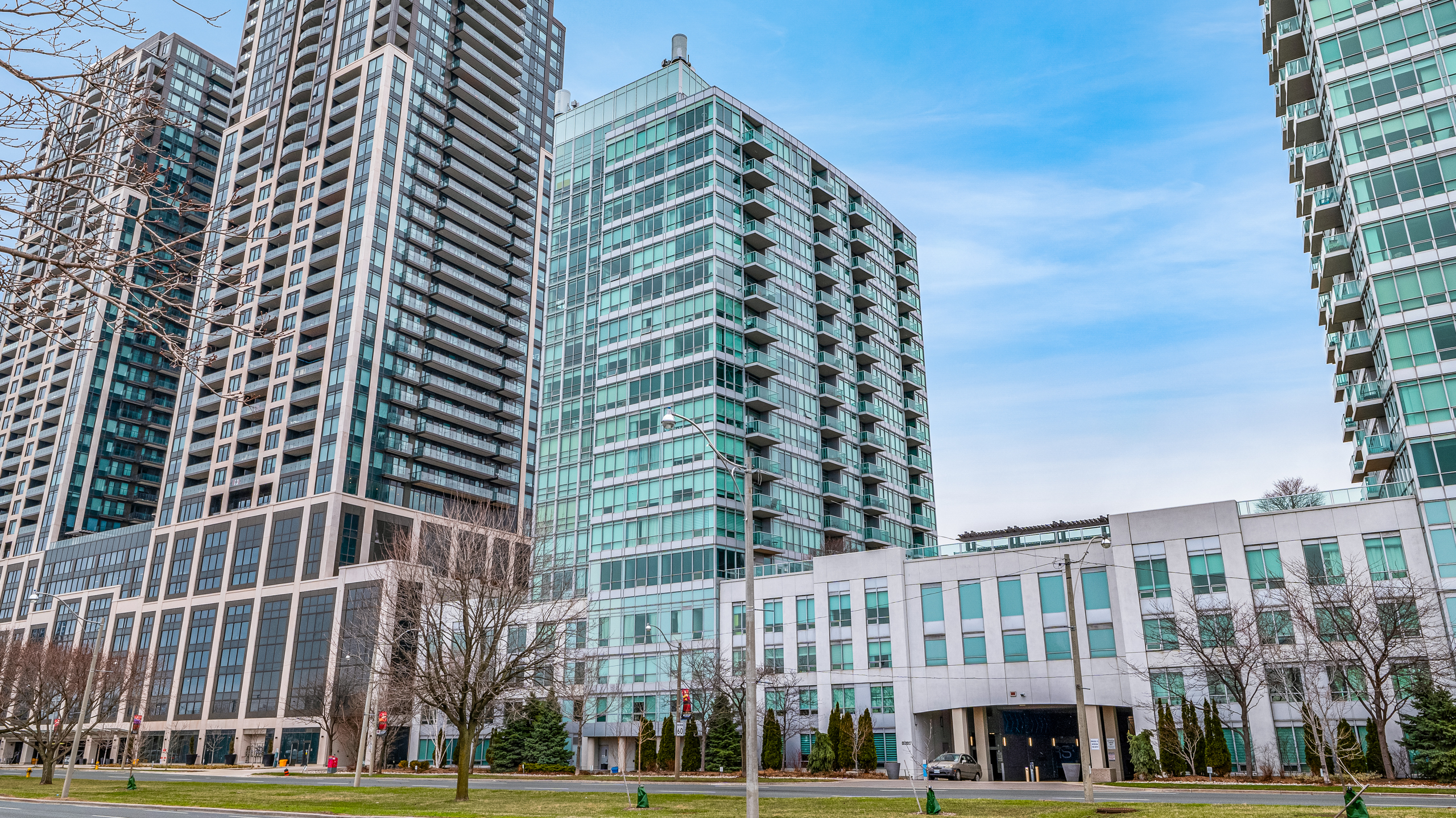 1910 Lake Shore Boulevard W #LPH6