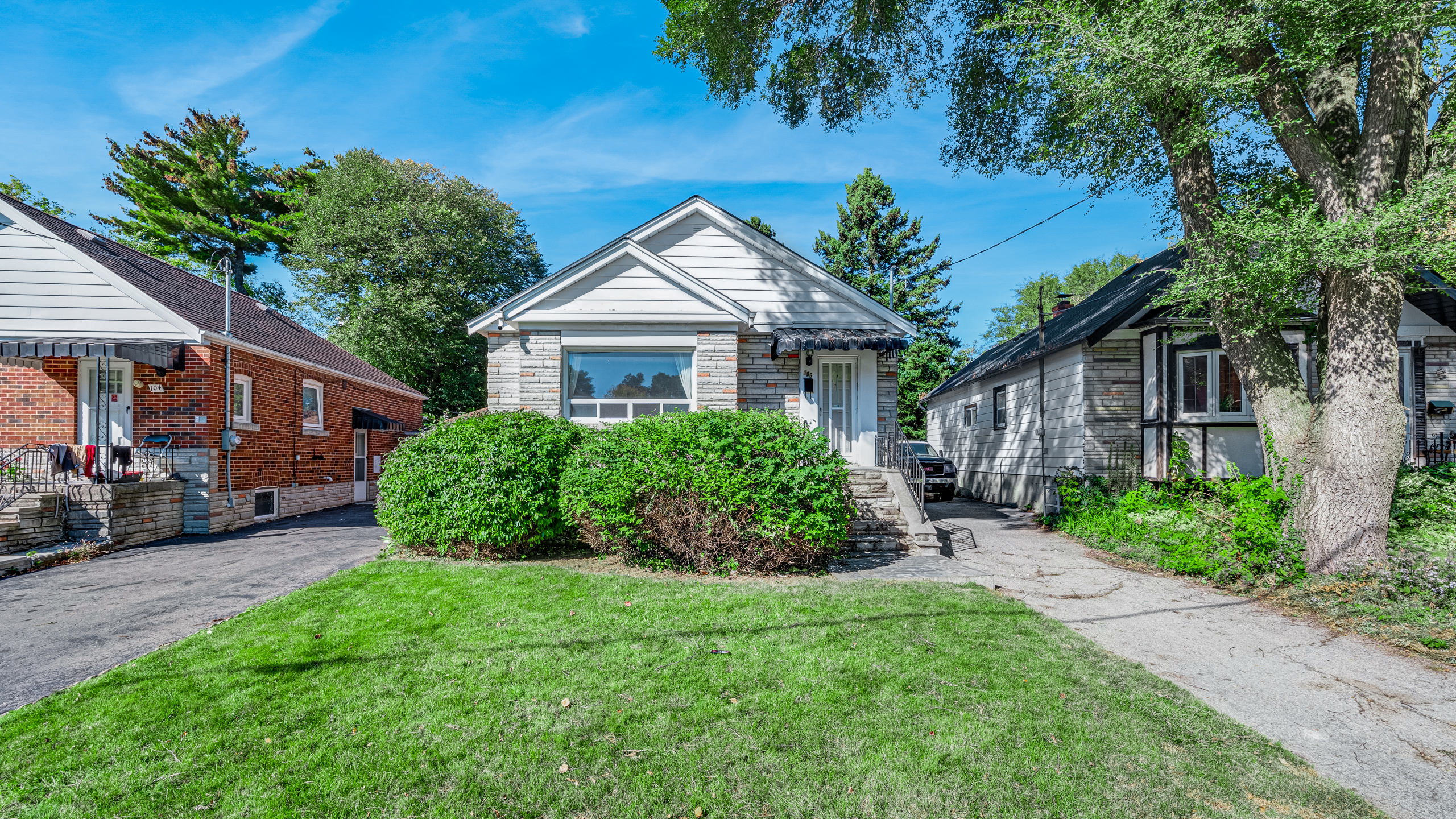 106 Meighen Avenue