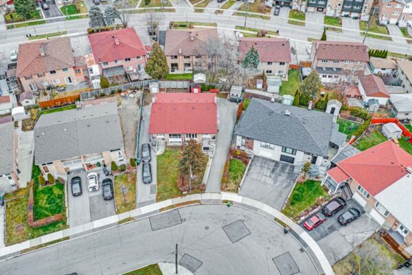 63-Fallingdale-Crescent-Toronto-Web-Salisbury-1
