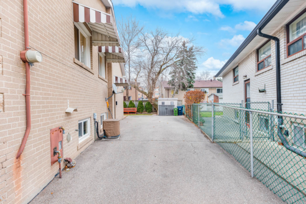 63-Fallingdale-Crescent-Toronto-Web-Salisbury-43