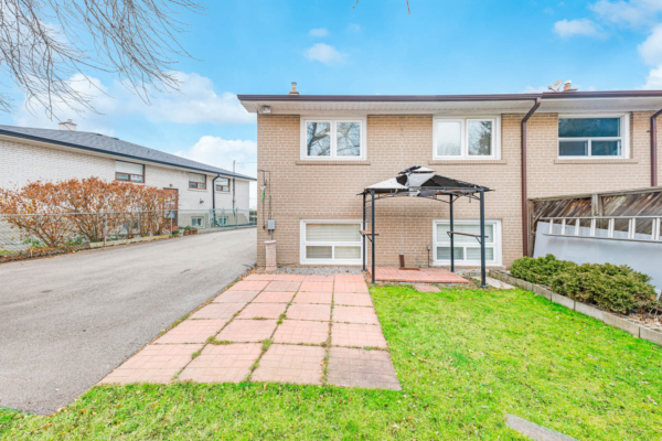 63-Fallingdale-Crescent-Toronto-Web-Salisbury-51
