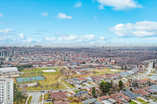 63-Fallingdale-Crescent-Toronto-Web-Salisbury-56