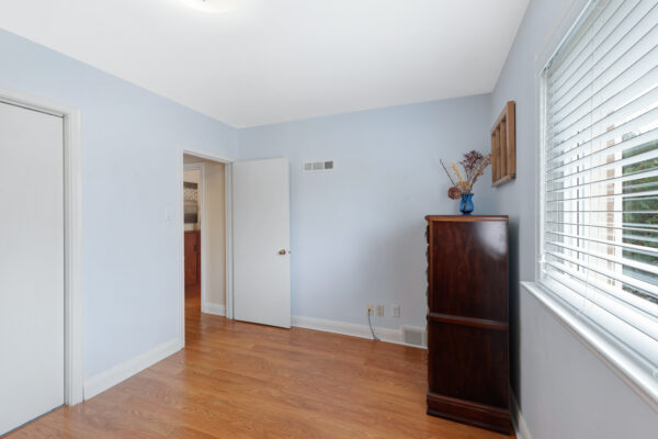 118-Ridge-Drive-Oakville-Web-Salisbury-29