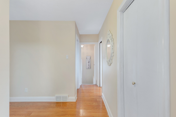 118-Ridge-Drive-Oakville-Web-Salisbury-33