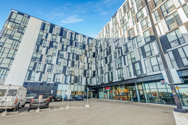 1900-Simcoe-Street-North-#213-Oshawa-Web-Salisbury-2