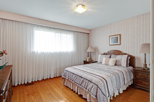 25-Fulwell-Crescent-Toronto-Web-Salisbury-25