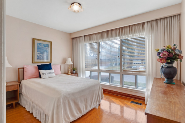 25-Fulwell-Crescent-Toronto-Web-Salisbury-31