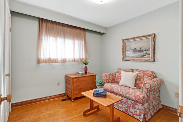 25-Fulwell-Crescent-Toronto-Web-Salisbury-33