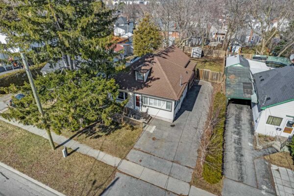 218-Hillside-Avenue-Oshawa-Web-Salisbury-2