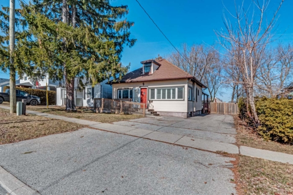 218-Hillside-Avenue-Oshawa-Web-Salisbury-7