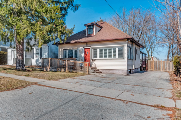 218-Hillside-Avenue-Oshawa-Web-Salisbury-9