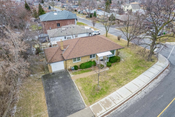 223-Epsom-Downs-Drive-Toronto-Web-Salisbury-3