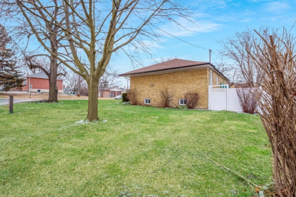 223-Epsom-Downs-Drive-Toronto-Web-Salisbury-45