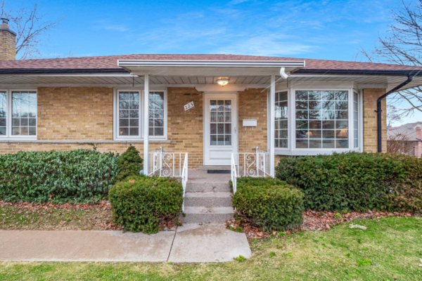 223-Epsom-Downs-Drive-Toronto-Web-Salisbury-9