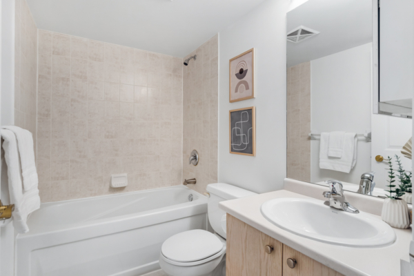 51-Lower-Simcoe-Street-#527-Toronto-Web-Salisbury-30