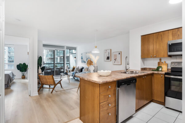 51-Lower-Simcoe-Street-#527-Toronto-Web-Salisbury-8