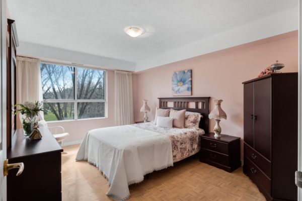 141-Woodbridge-Avenue-#204-Vaughan-Web-Salisbury-22