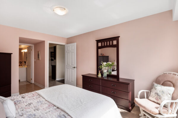141-Woodbridge-Avenue-#204-Vaughan-Web-Salisbury-24