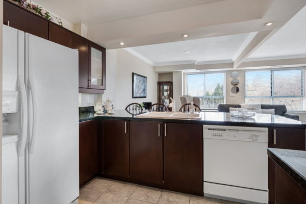 141-Woodbridge-Avenue-#204-Vaughan-Web-Salisbury-9