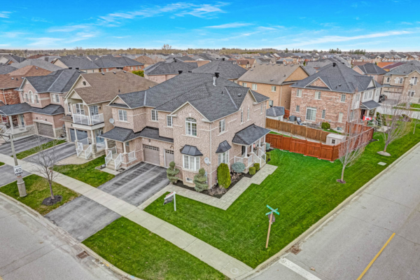 146-Ken-Laushway-Avenue-Stouffville-Web-Salisbury-2