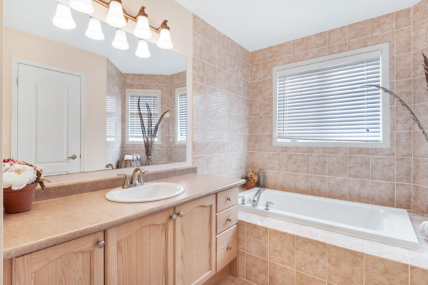 146-Ken-Laushway-Avenue-Stouffville-Web-Salisbury-32