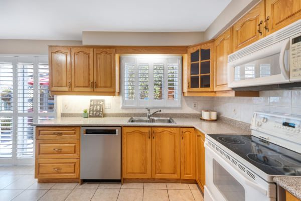 21-Steen-Drive-Mississauga-Web-Salisbury-19