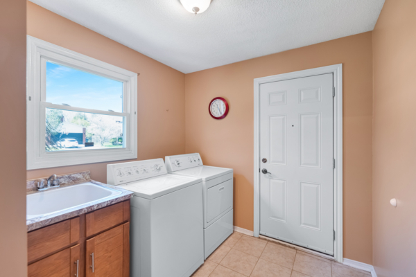 21-Steen-Drive-Mississauga-Web-Salisbury-27