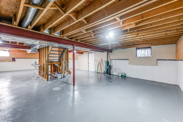 21-Steen-Drive-Mississauga-Web-Salisbury-44