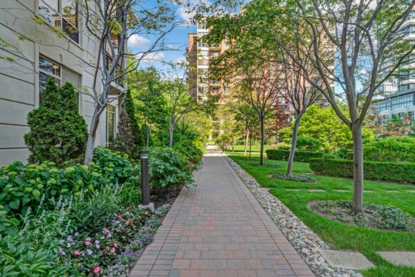 1101-Leslie-Street-Toronto-Web-Salisbury-45