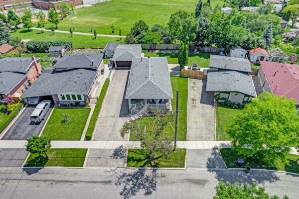 22-Secroft-Crescent-Toronto-Web-Salisbury-1