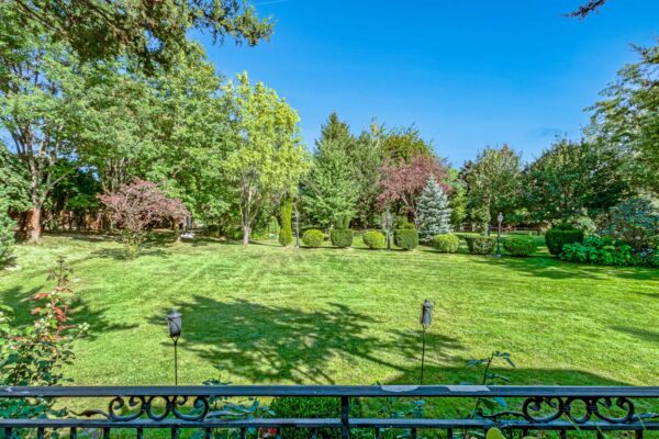 41-Old-Humber-Crescent-Vaughan-Web-Salisbury-26