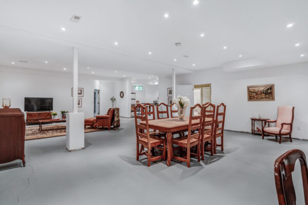 41-Old-Humber-Crescent-Vaughan-Web-Salisbury-77