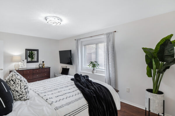 77-Ryder-Crescent-Ajax-Web-Salisbury-33