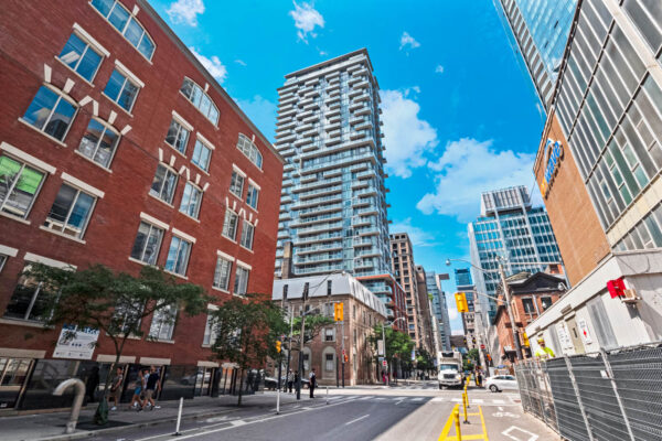 126-Simcoe-Street-#2507-Toronto-Web-Salisbury-1