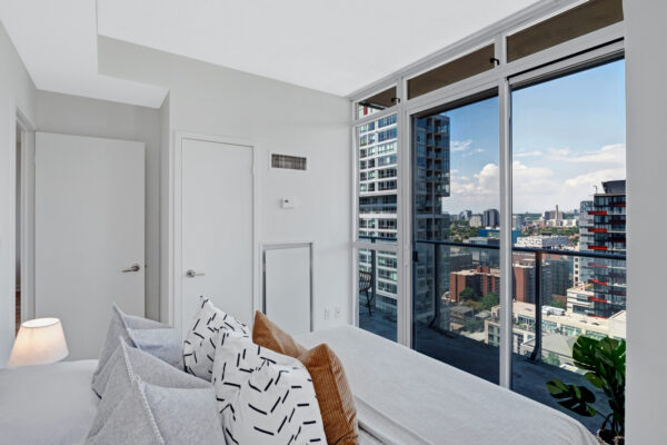 126-Simcoe-Street-#2507-Toronto-Web-Salisbury-22