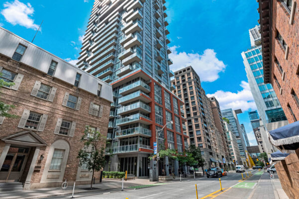 126-Simcoe-Street-#2507-Toronto-Web-Salisbury-4