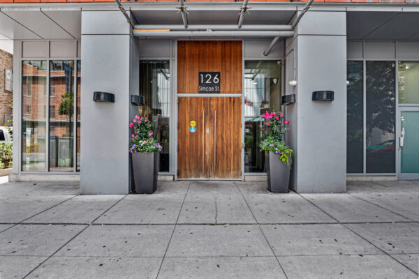 126-Simcoe-Street-#2507-Toronto-Web-Salisbury-5