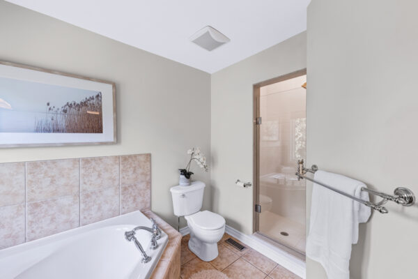 14-Little-Rouge-Circle-Stouffville-Bathroom-Web-Salisbury-2