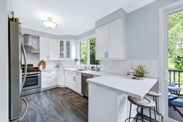 14-Little-Rouge-Circle-Stouffville-Main-Level-Web-Salisbury-11
