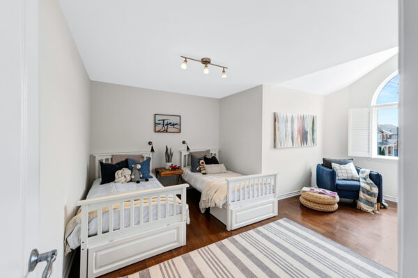 14-Little-Rouge-Circle-Stouffville-Web-Salisbury-42