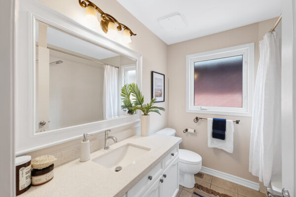 14-Little-Rouge-Circle-Stouffville-Web-Salisbury-47