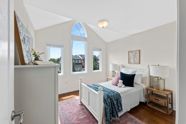 14-Little-Rouge-Circle-Stouffville-Web-Salisbury-48