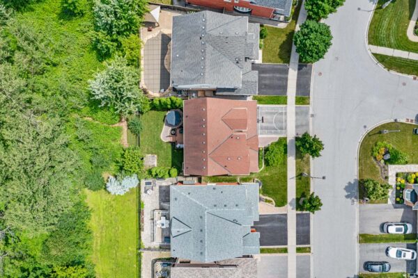 14-Little-Rouge-Circle-Stouffville-Web-Salisbury-60