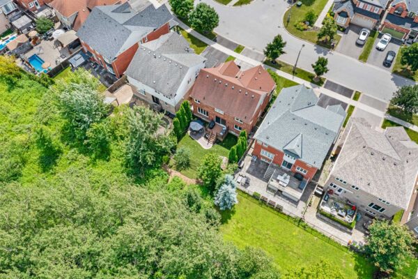 14-Little-Rouge-Circle-Stouffville-Web-Salisbury-63