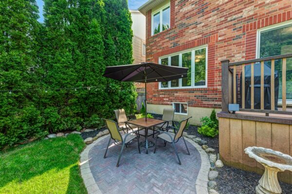 14-Little-Rouge-Circle-Stouffville-Web-Salisbury-69