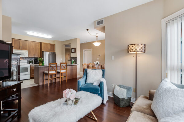160-Woodbridge-Avenue-#307-Vaughan-Web-Salisbury-15