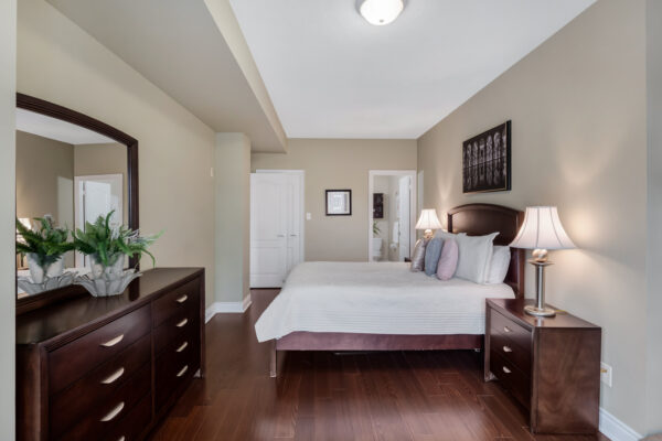 160-Woodbridge-Avenue-#307-Vaughan-Web-Salisbury-22